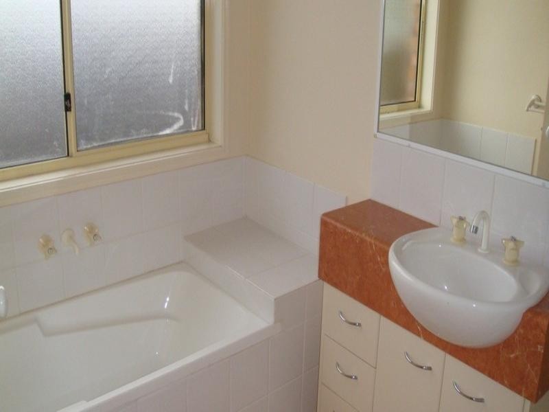 24 Maui Crescent, Oxenford QLD 4210