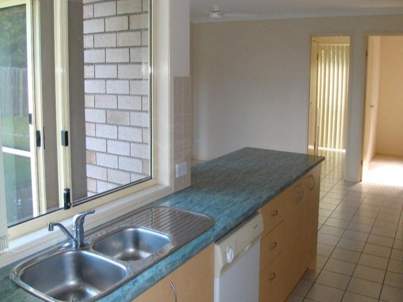 10 Matzia Avenue, Pacific Pines QLD 4211