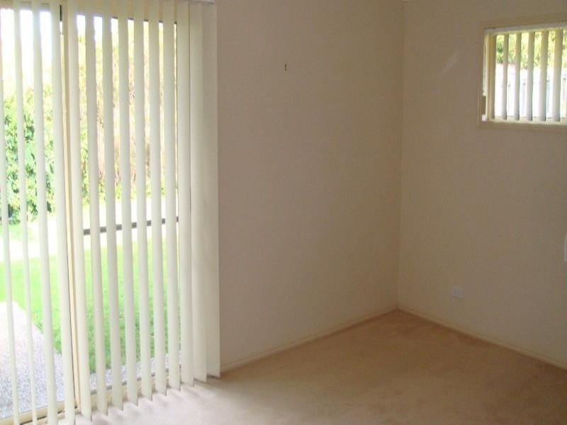 10 Matzia Avenue, Pacific Pines QLD 4211