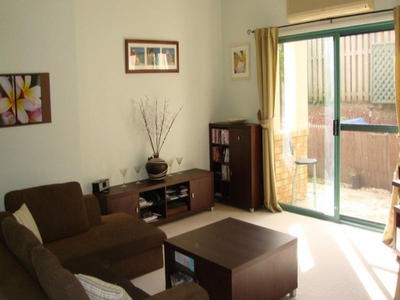 1 Priddeys Road, Robina QLD 4226