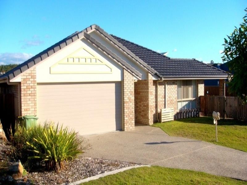 3 Lennox Street, Pacific Pines QLD 4211