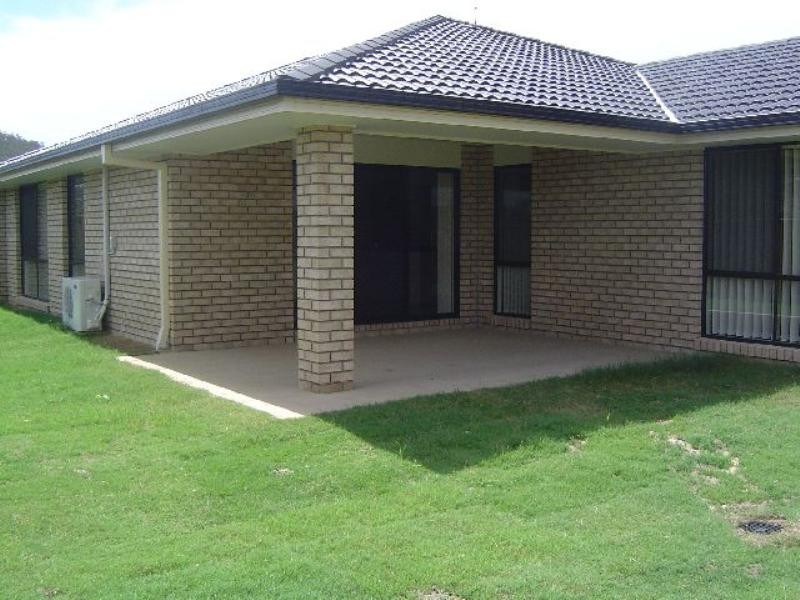 266 Universal Street, Pacific Pines QLD 4211