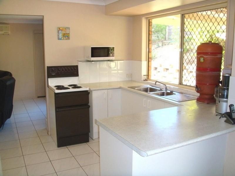 3 Malita Place, Pacific Pines QLD 4211