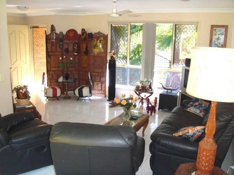 3 Malita Place, Pacific Pines QLD 4211