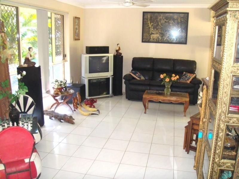 3 Malita Place, Pacific Pines QLD 4211