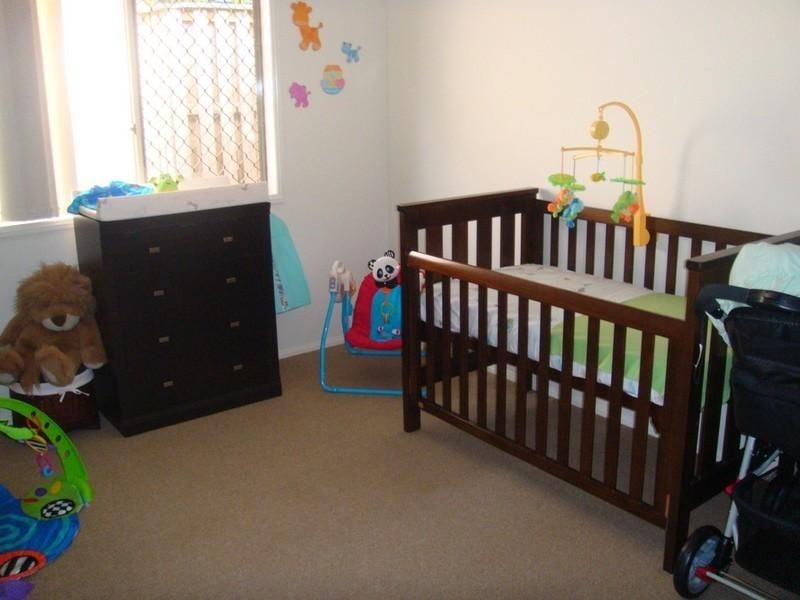 17 Sheffield Court, Pacific Pines QLD 4211