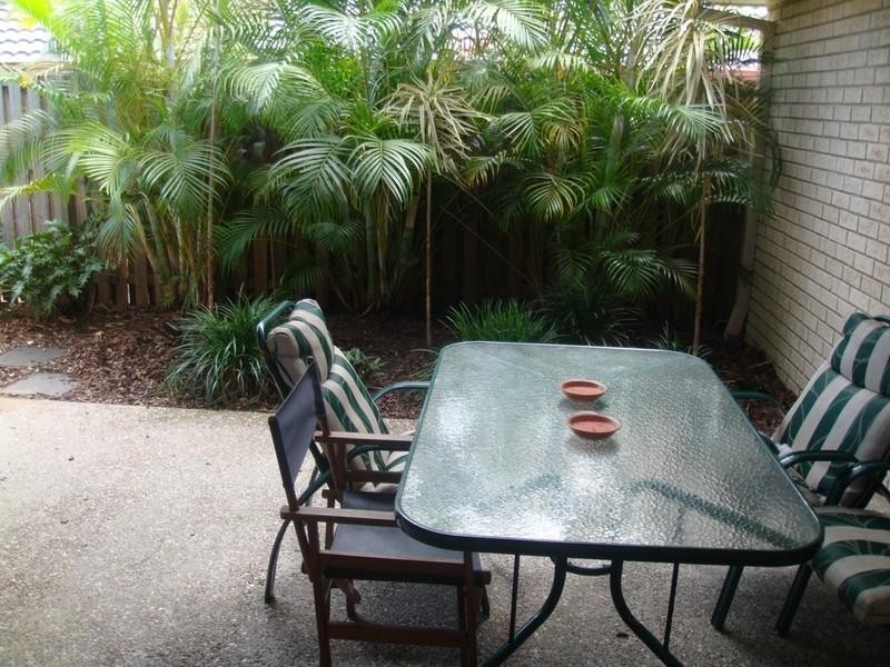 17 Sheffield Court, Pacific Pines QLD 4211