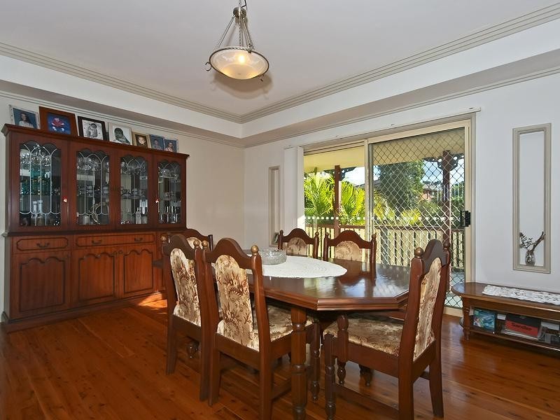 6 Duror Street, Pacific Pines QLD 4211