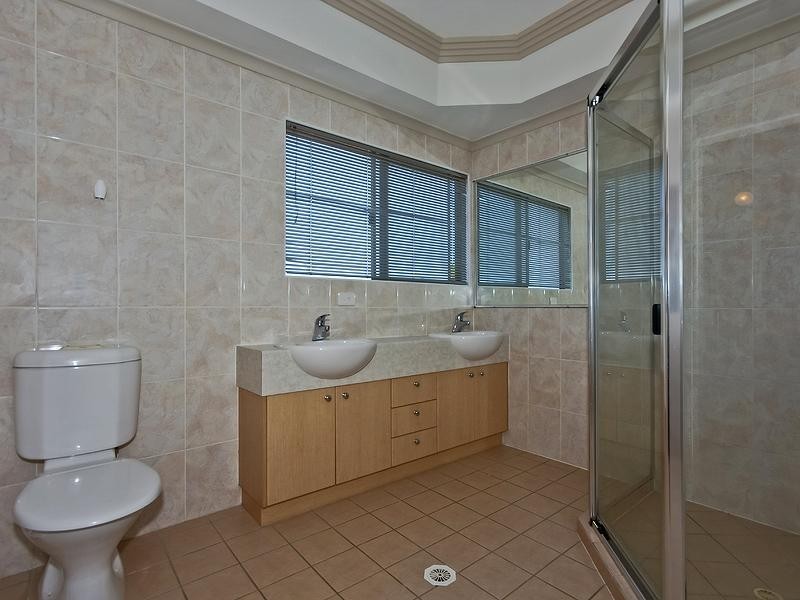 6 Duror Street, Pacific Pines QLD 4211