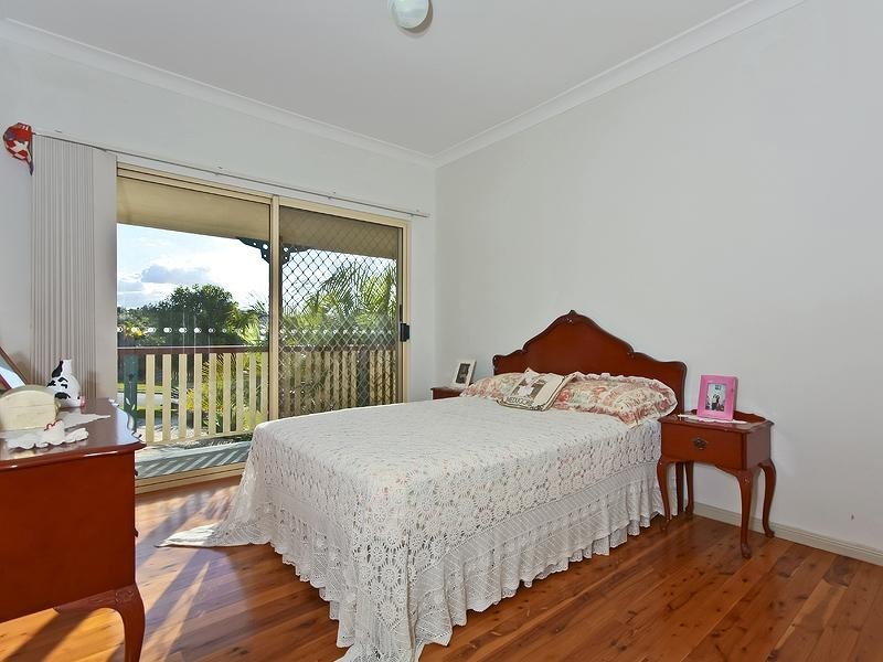 6 Duror Street, Pacific Pines QLD 4211