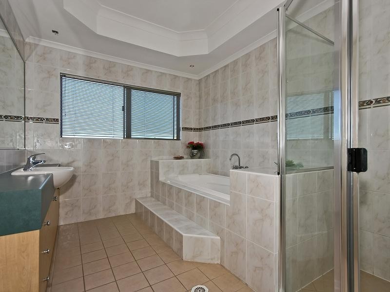 6 Duror Street, Pacific Pines QLD 4211