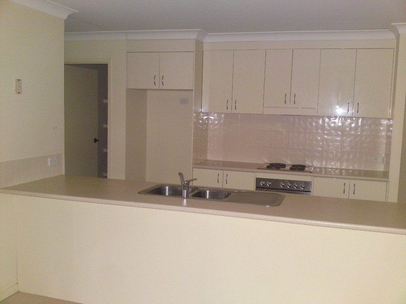 7 Arragan Court, Pacific Pines QLD 4211