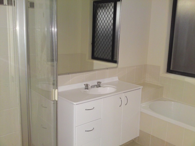 7 Arragan Court, Pacific Pines QLD 4211