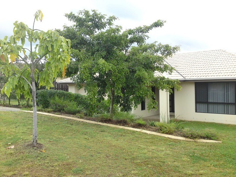 7 Arragan Court, Pacific Pines QLD 4211