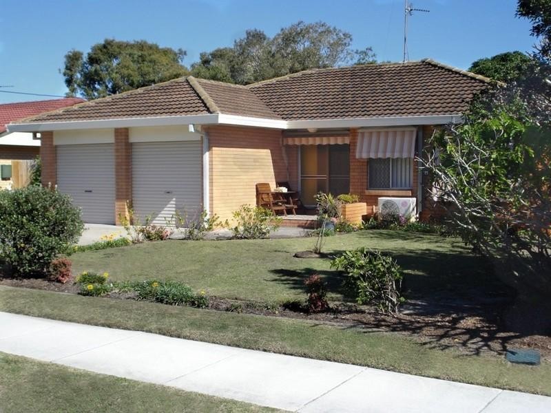 20 Alec Avenue, Mermaid Waters QLD 4218