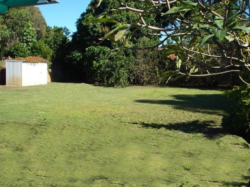 20 Alec Avenue, Mermaid Waters QLD 4218