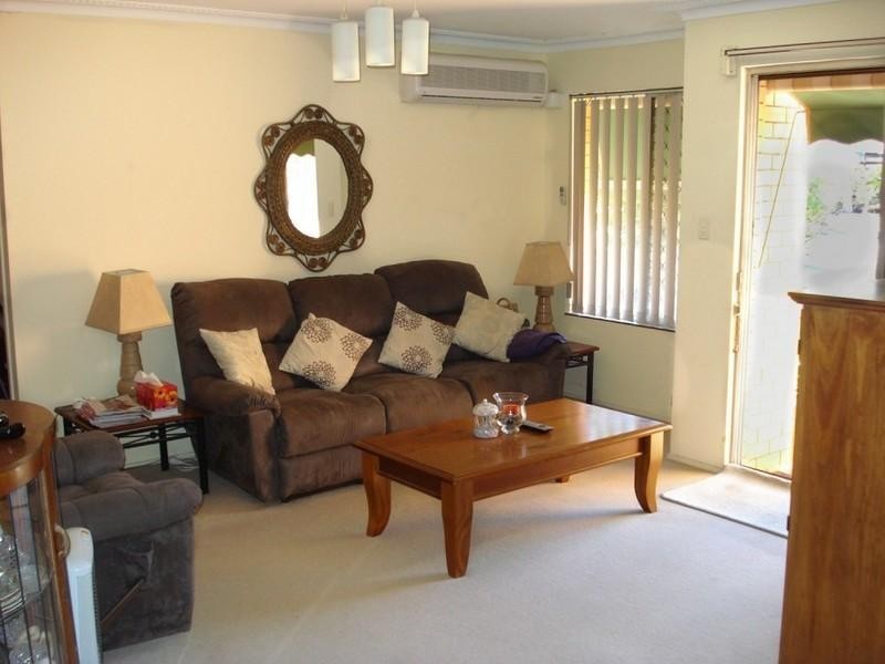 20 Alec Avenue, Mermaid Waters QLD 4218