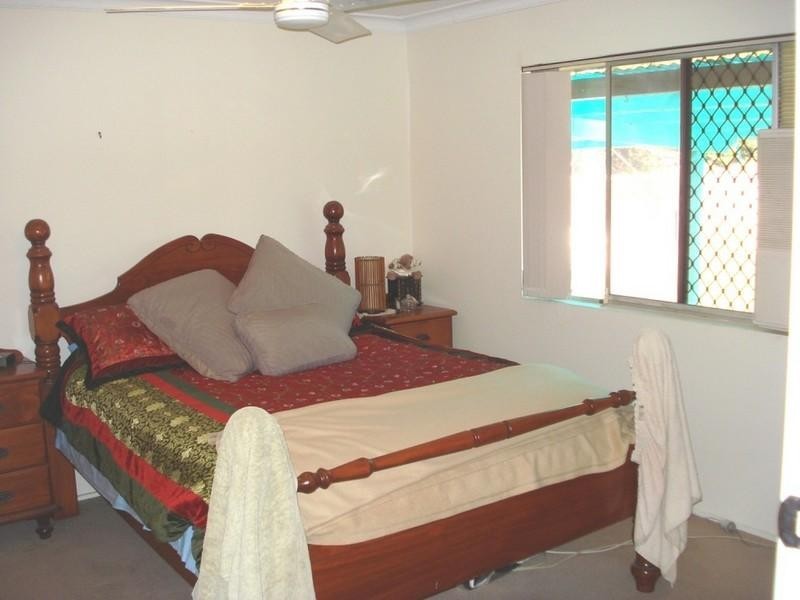 20 Alec Avenue, Mermaid Waters QLD 4218