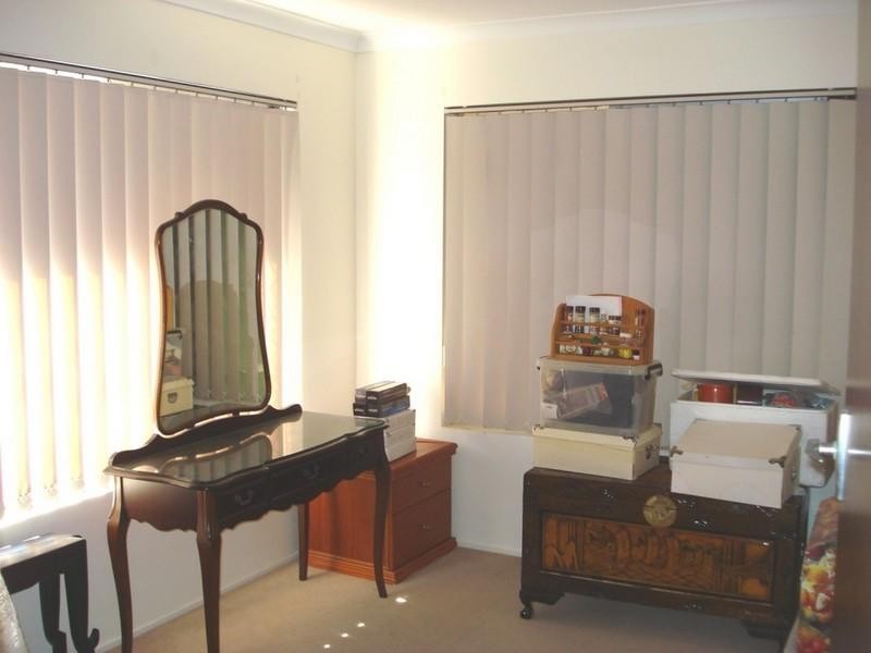 20 Alec Avenue, Mermaid Waters QLD 4218