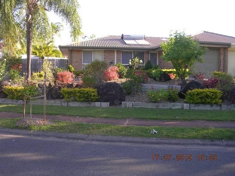 2/17 Chaplin Crescent, Oxenford QLD 4210