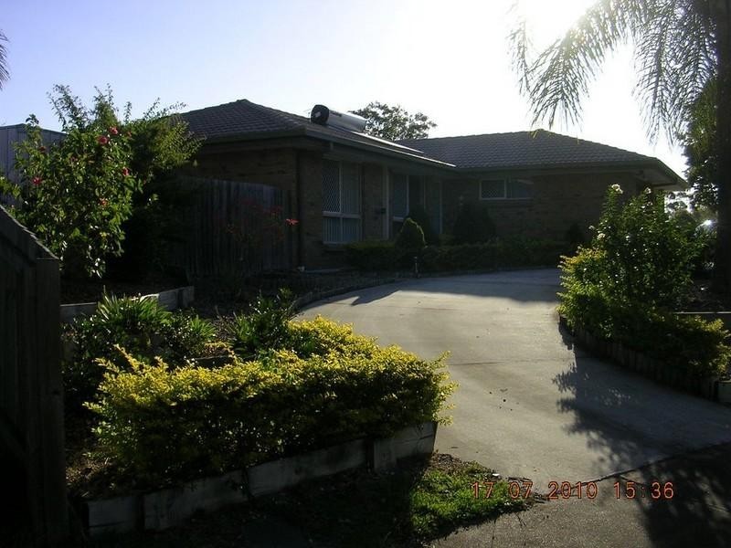 2/17 Chaplin Crescent, Oxenford QLD 4210