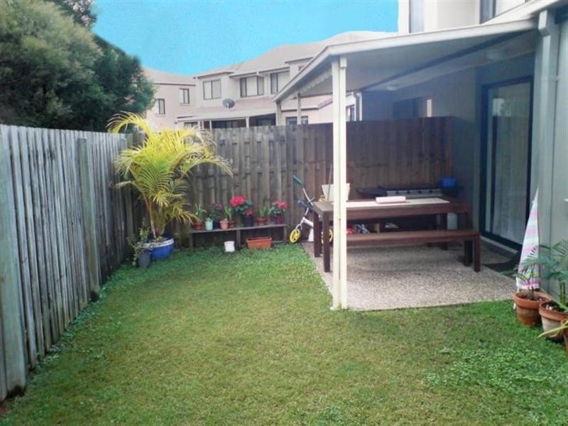 14/13 Hervey Street, Pacific Pines QLD 4211