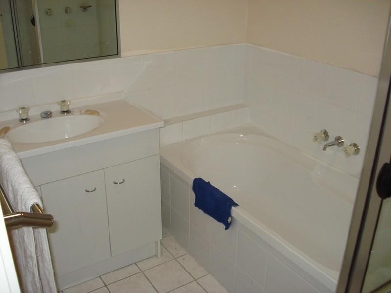 14/13 Hervey Street, Pacific Pines QLD 4211