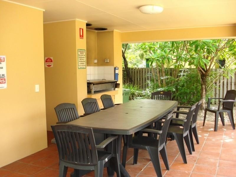 11/156 Greenacre Drive, Arundel QLD 4214