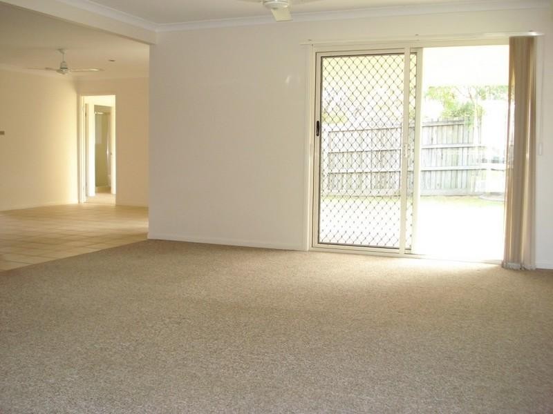35 Murchinson Street, Pacific Pines QLD 4211
