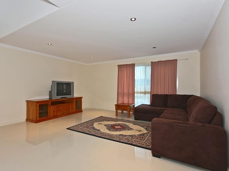 68 Diamantina Circuit, Pacific Pines QLD 4211