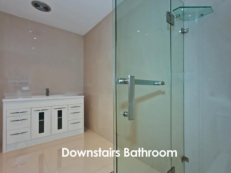 68 Diamantina Circuit, Pacific Pines QLD 4211