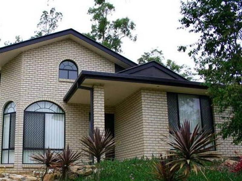 9 York Street, Pacific Pines QLD 4211