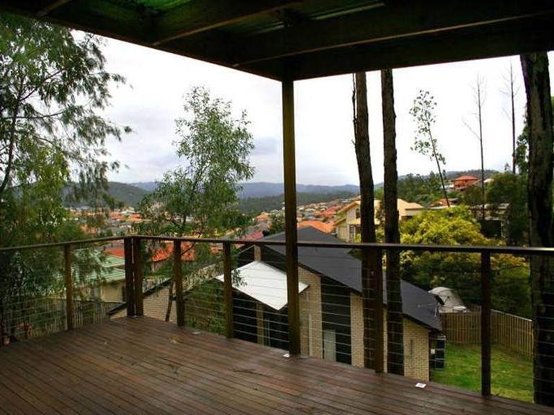 9 York Street, Pacific Pines QLD 4211