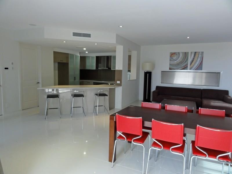 Pacific Pines QLD 4211