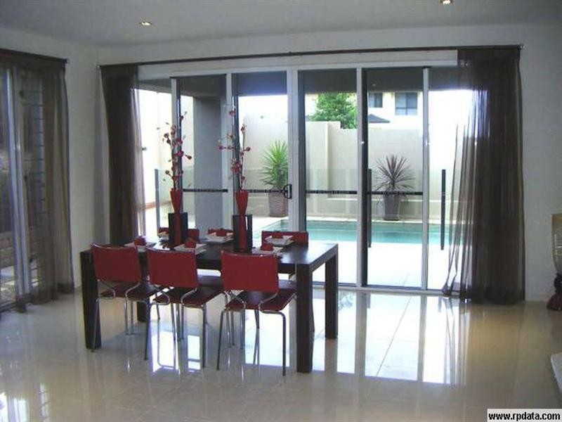 1 Twynam Mews, Pacific Pines QLD 4211