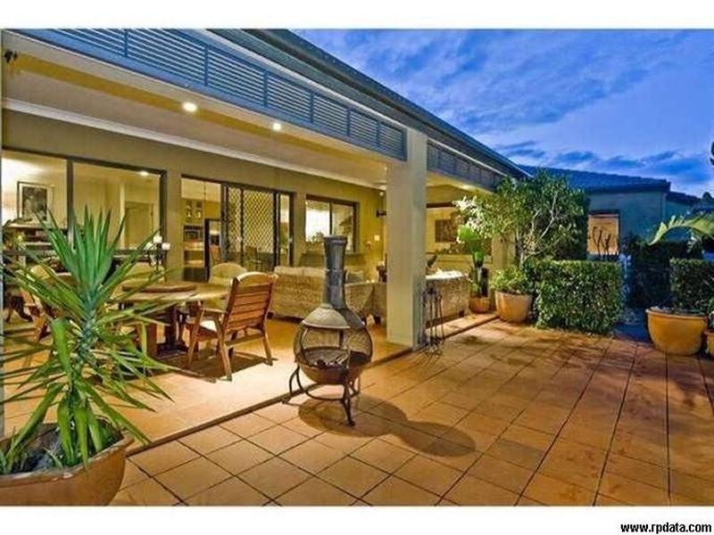 554 Oyster Cove Promenade, Helensvale QLD 4212