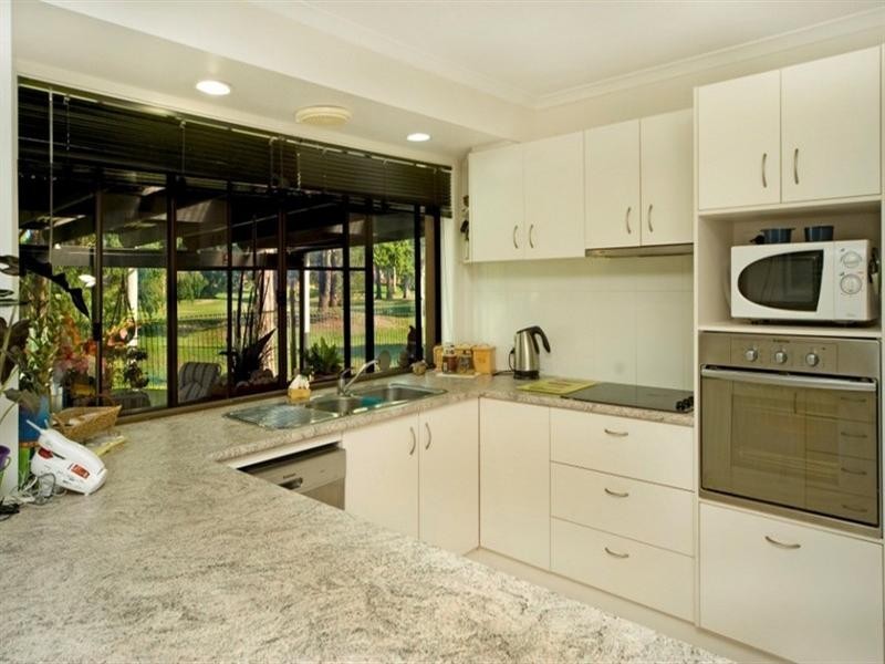 17 Ashford Road, Helensvale QLD 4212