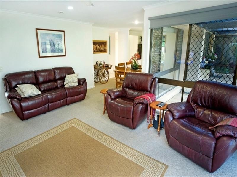 17 Ashford Road, Helensvale QLD 4212