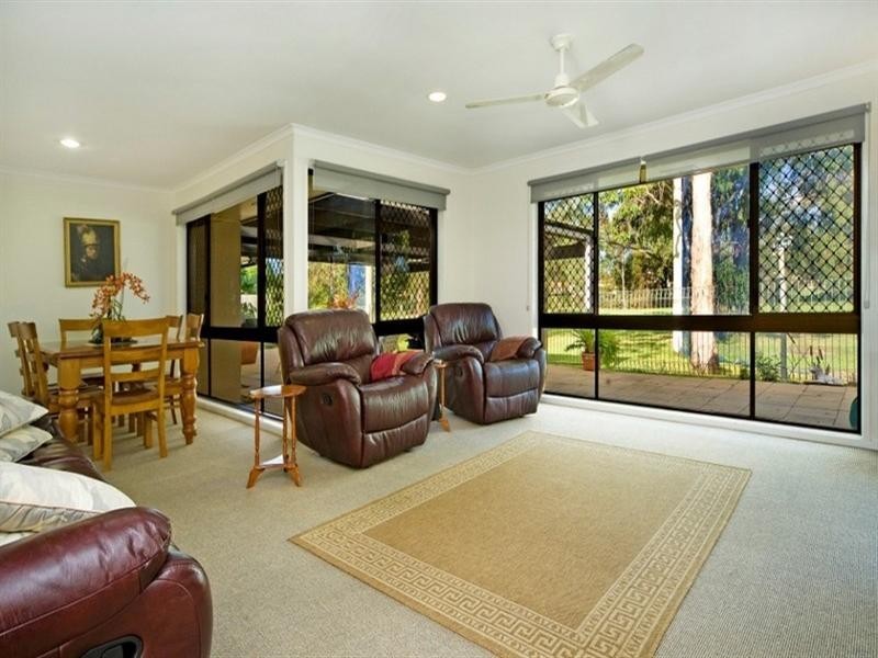 17 Ashford Road, Helensvale QLD 4212