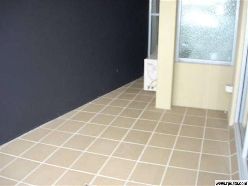 10/10 Valbonne Avenue, Varsity Lakes QLD 4227