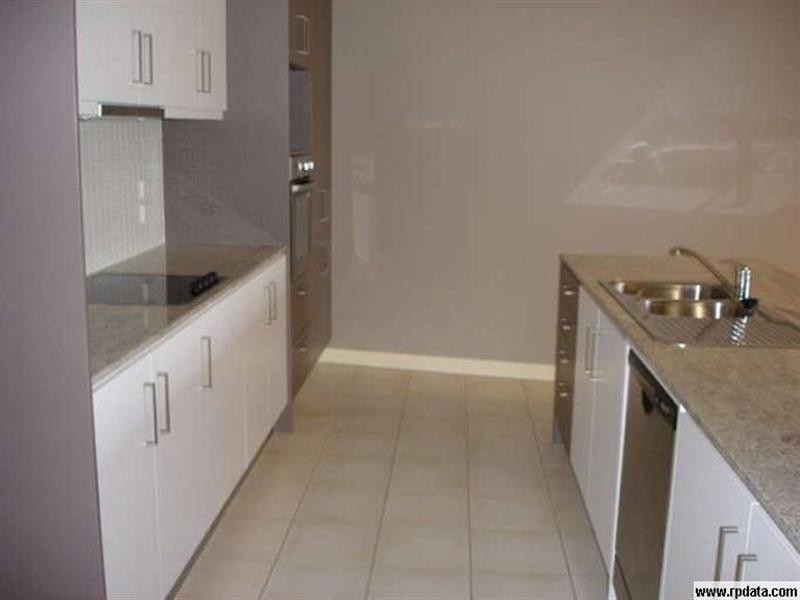 8/10 Valbonne Avenue, Varsity Lakes QLD 4227