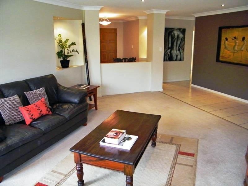 9 Feathertop Crescent, Pacific Pines QLD 4211