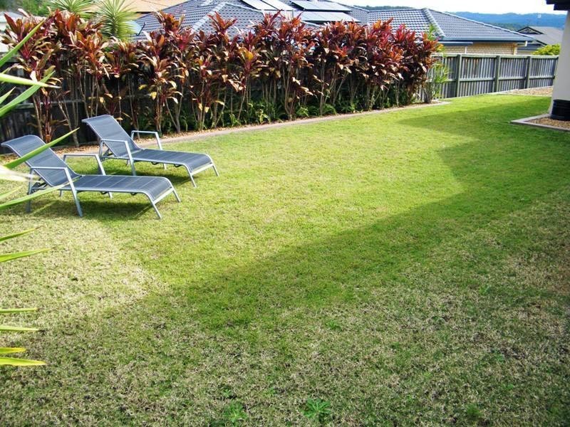 9 Feathertop Crescent, Pacific Pines QLD 4211