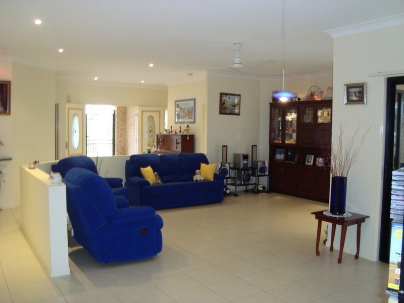 Pacific Pines QLD 4211