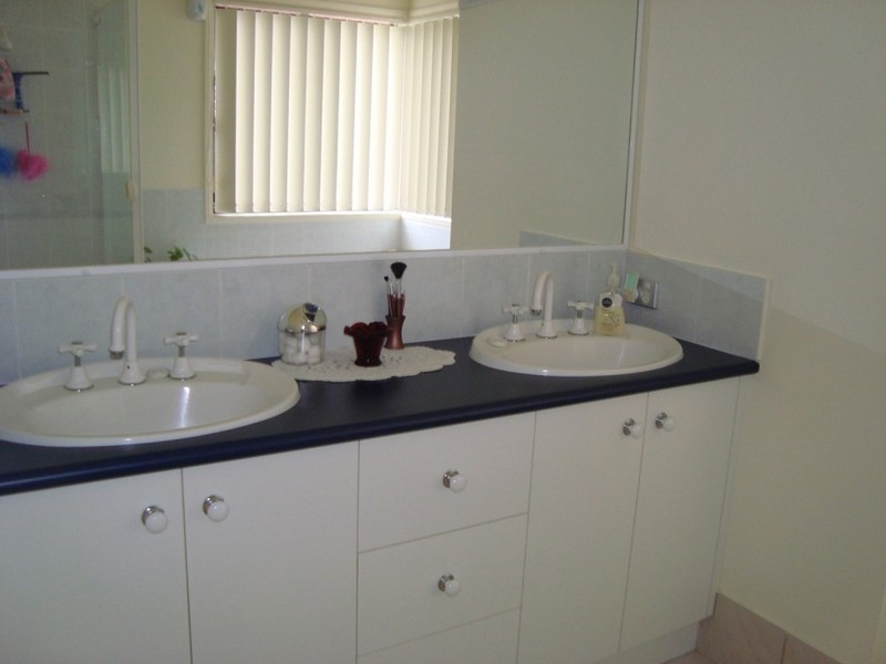 Pacific Pines QLD 4211