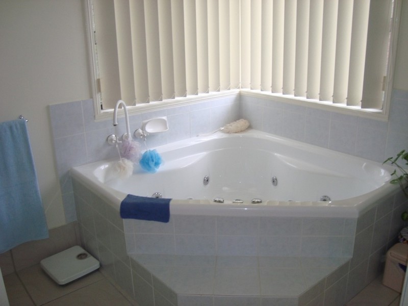 Pacific Pines QLD 4211