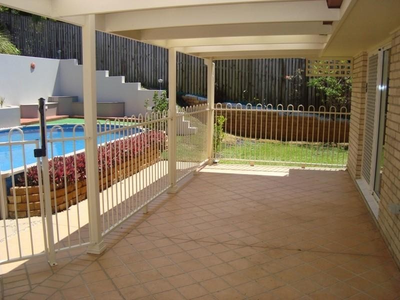 10 Moorea Court, Pacific Pines QLD 4211