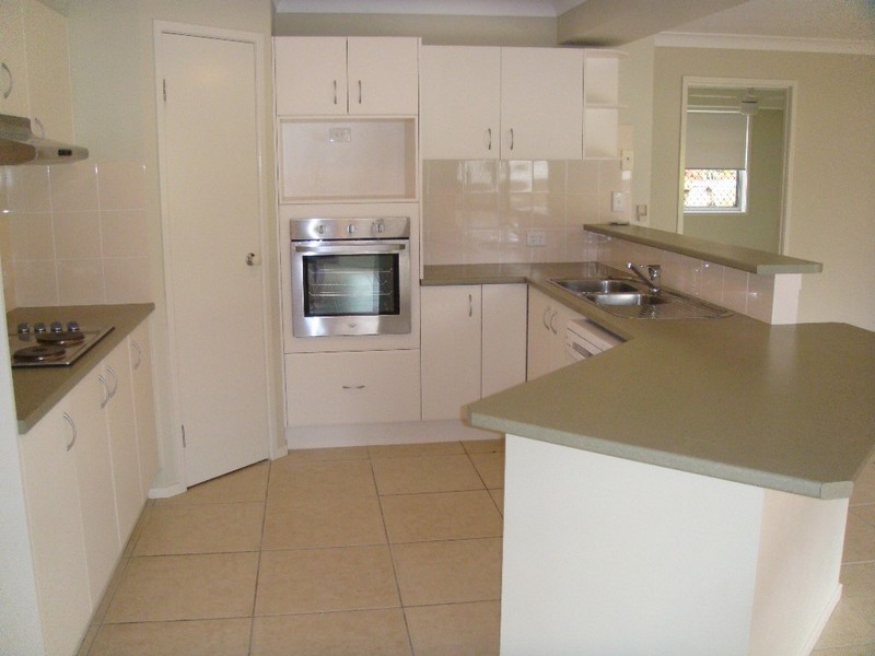 4 Lambert Drive, Pacific Pines QLD 4211