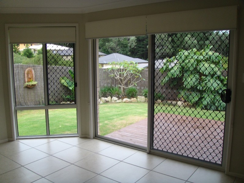 4 Lambert Drive, Pacific Pines QLD 4211