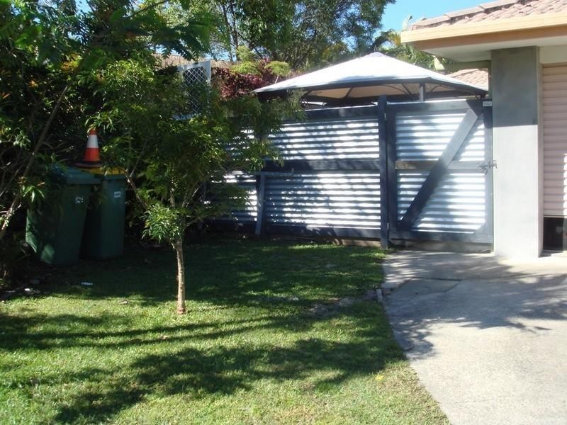 2/33 Broadway Drive, Oxenford QLD 4210